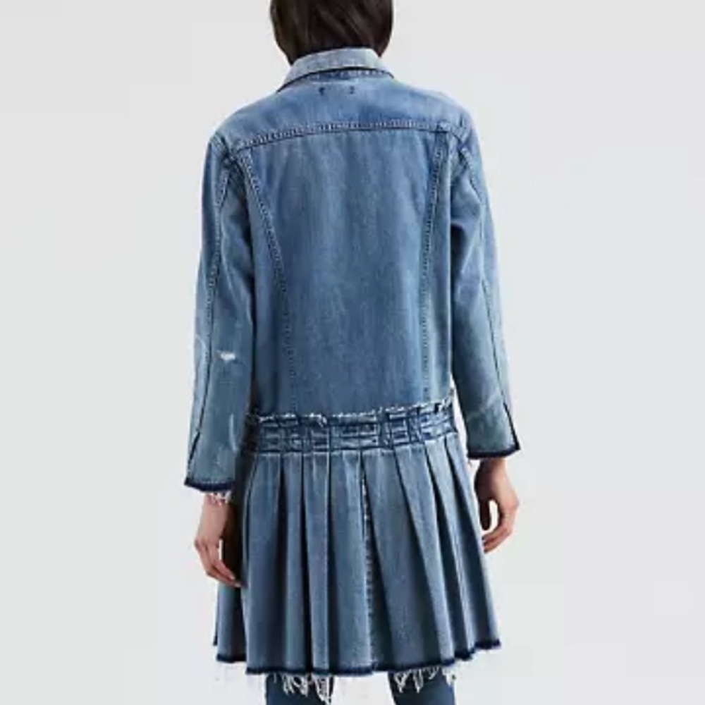 Levi’s trucker long pleated jacket. Button up. Raw edges.  Like new! - Picture 12 of 13